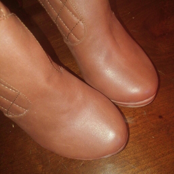 NEW MICHAEL ANTONIO 9M CARAMEL ZIPPER STILETTO BOOTIES - Picture 6 of 8